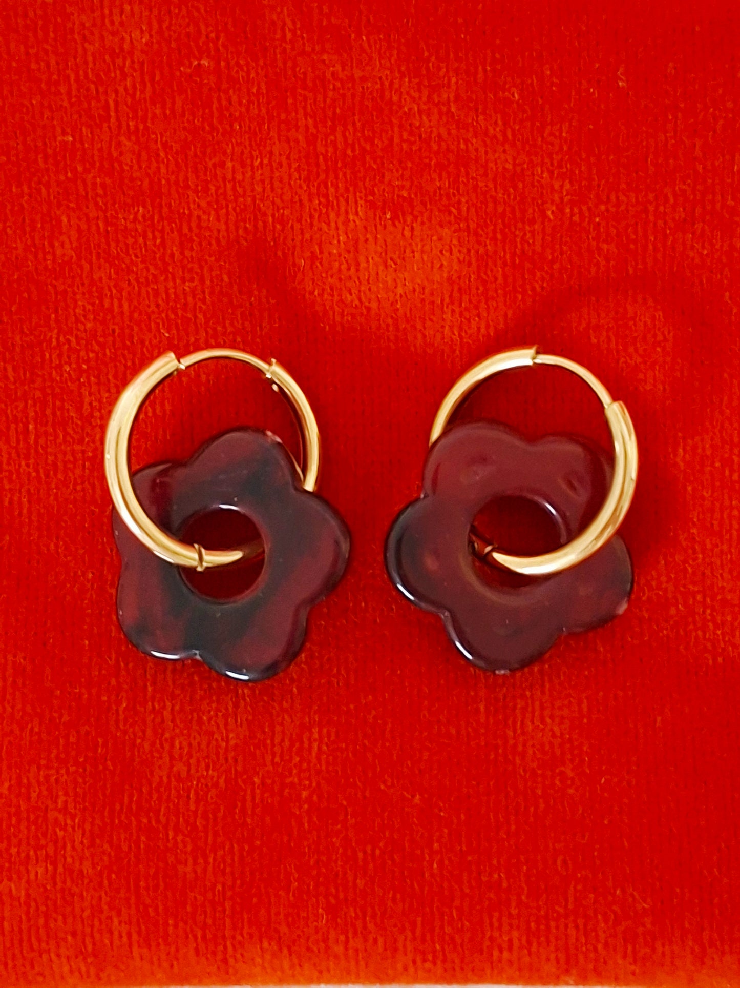 Boucles créoles fleurs en résine acier inoxydable rouge cerise