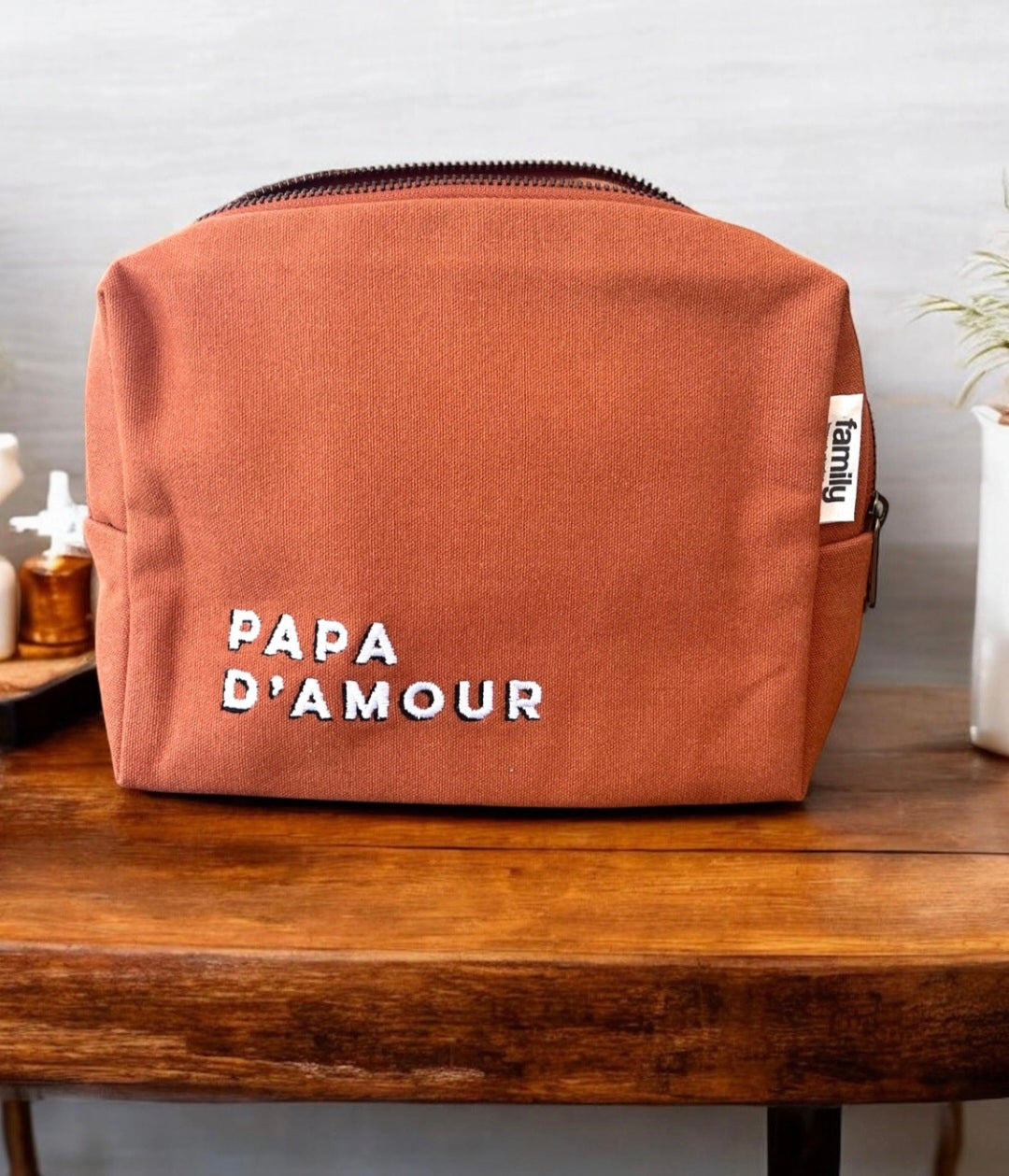 Trousse de toilette brodée PAPA D’AMOUR cuivre