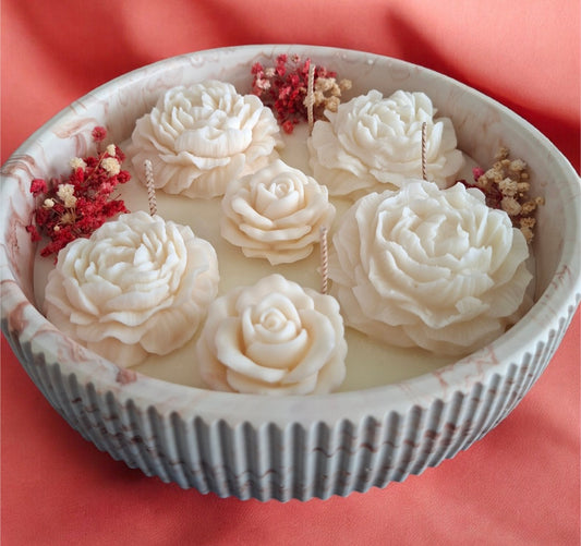 Grande bougie pot jesmonite & fleurs - Vanille des îles