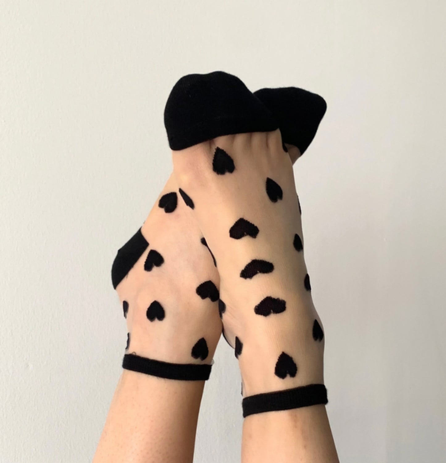 Chaussettes transparente coeur noir