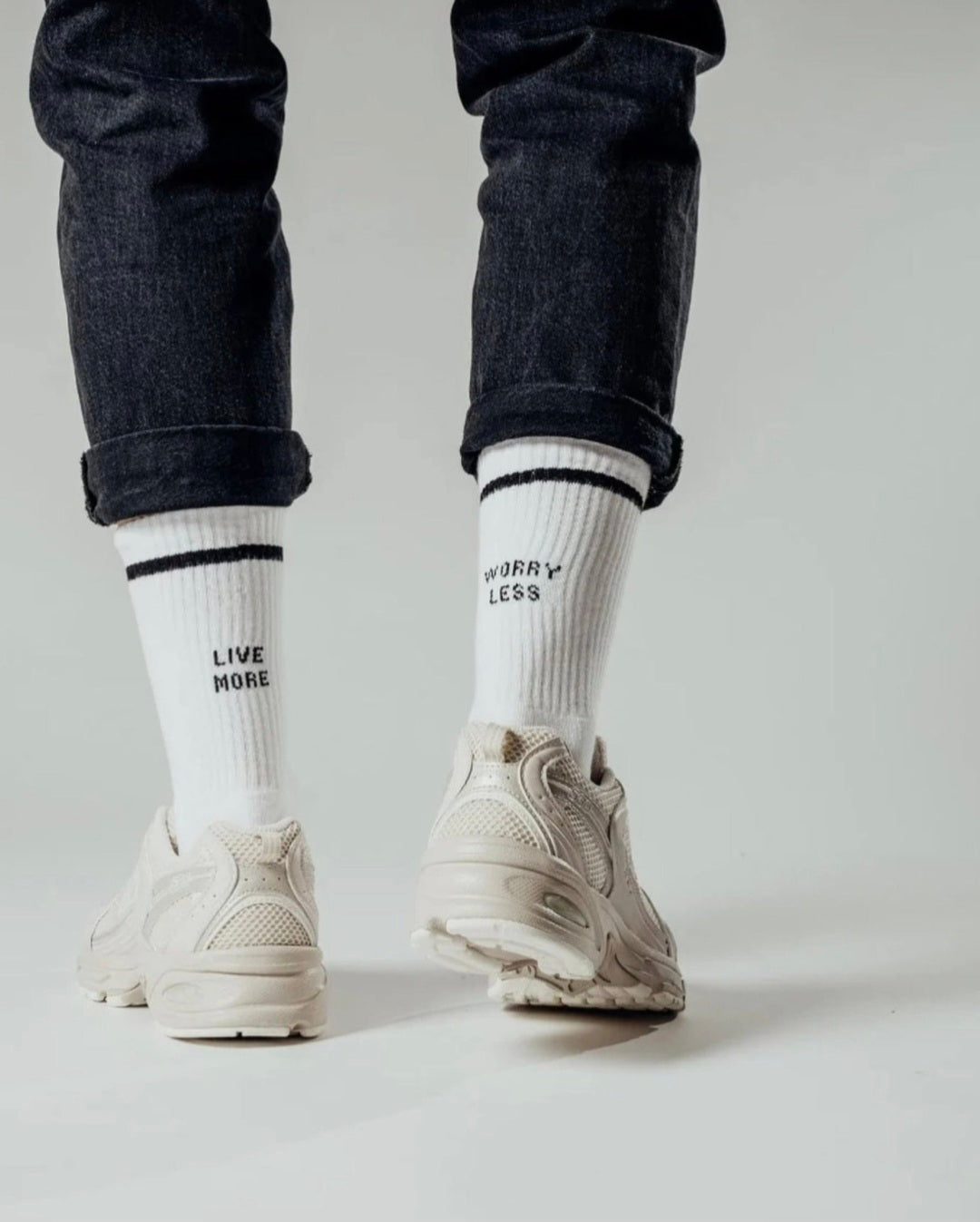 Chaussette " Vivez plus, inquiétez-vous moins"