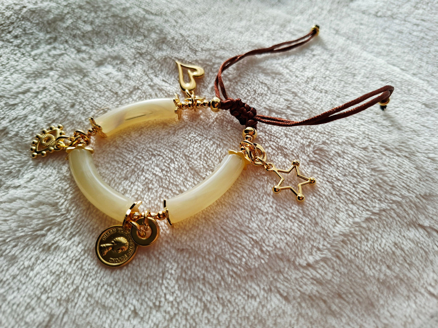 Bracelets à perles colorées en tartaruga et en or