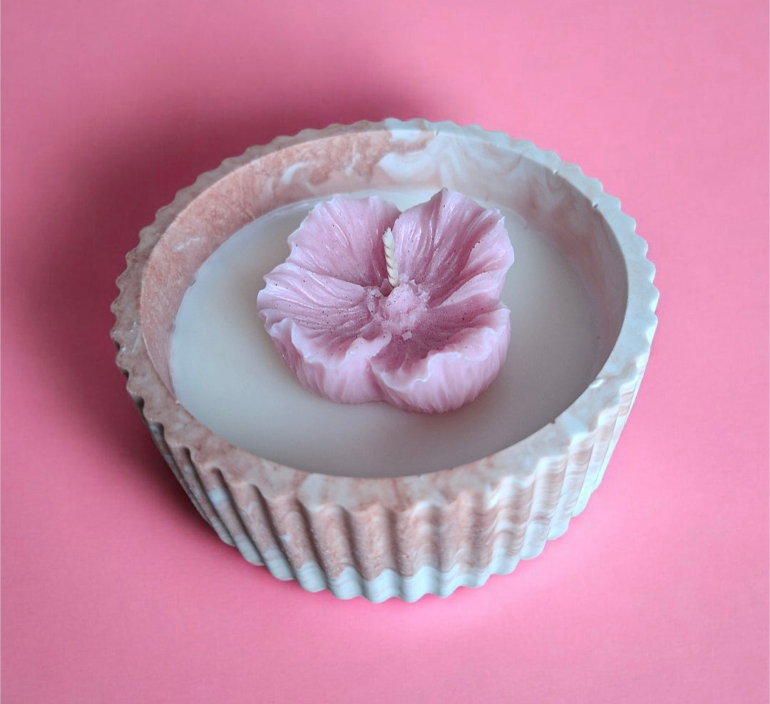 Bougie artisanale en pot de jesmonite pigmentée – Vanille des Îles