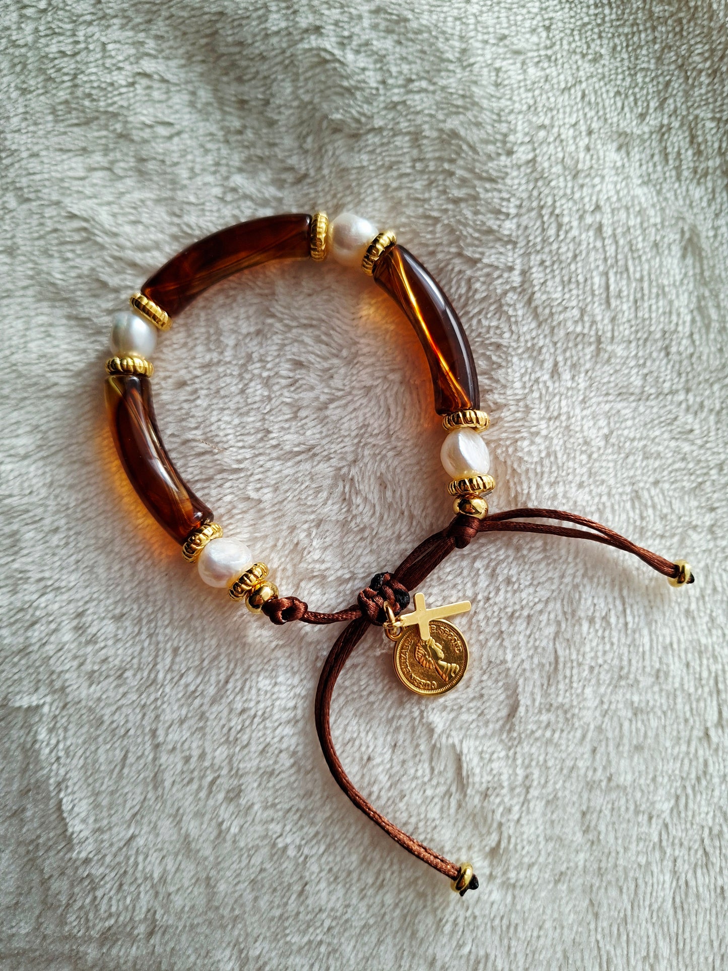 Bracelets à perles colorées en tartaruga et en or