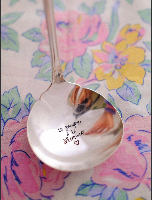 Petite louche vintage gravée "La soupe à la grimace"