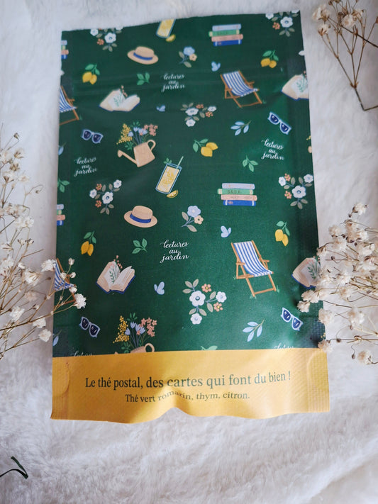 Le thé postale "Lecture au jardin"